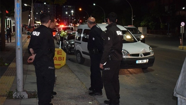 Direksiyon başında fenalaştı: 2 yaralı