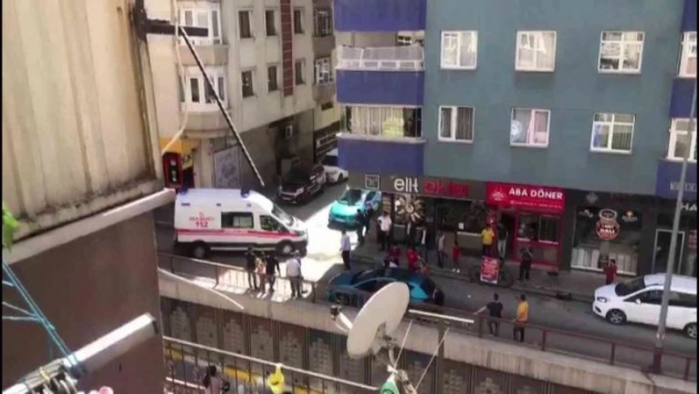 Direksiyonda sara krizi geçiren adamın yardımına vatandaşlar koştu