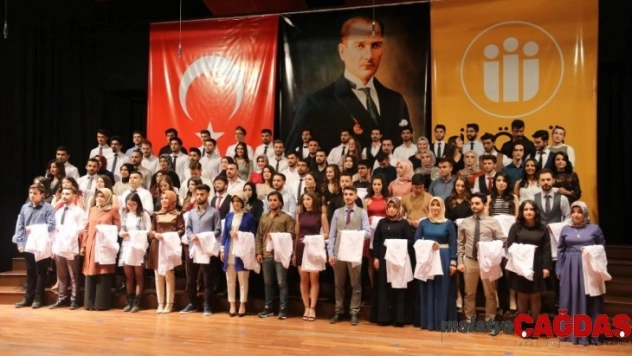 Diş Hekimi adayları beyaz önlüklerini giydi