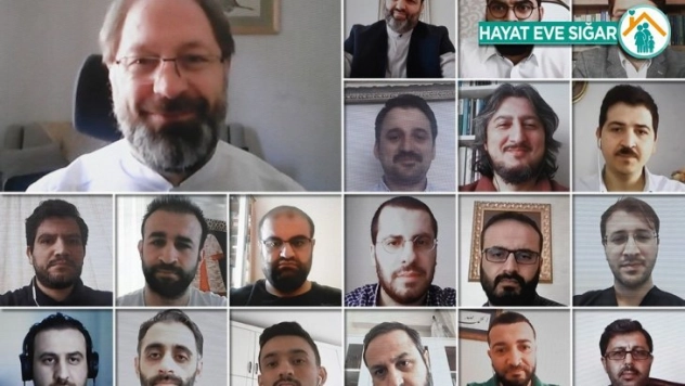 Erbaş: Gençlerimiz, milletimize ve insanlığa hizmet etme idealine sahip olmalıdır