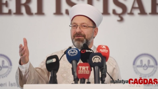 Diyanet İşleri Başkanı Erbaş: 'İnsan maalesef yeryüzünün ve eşyanın esiri olmuştur'