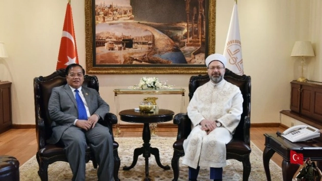 Erbaş Müslümanlara yönelik yapılan dışlayıcı hareketler saldırıya dönüşmektedir