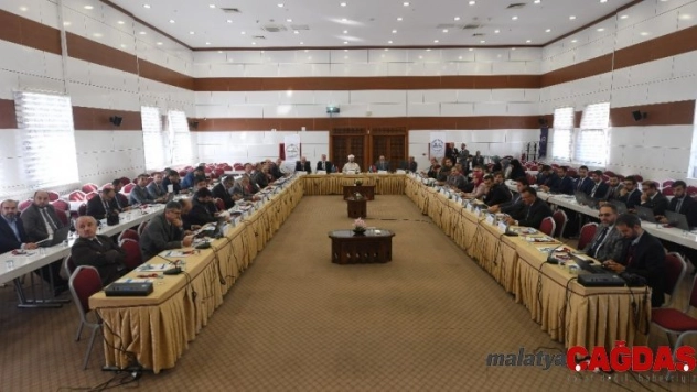 Erbaş Suyu, havayı ve toprağı kirleten insan, kendi elleriyle kendi geleceğini yok etmektedir