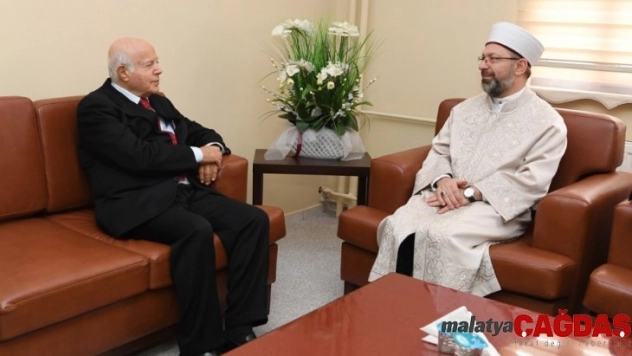 Diyanet İşleri Başkanı Erbaş'dan Cem Vakfı Genel Başkanı Doğan'a taziye ziyareti