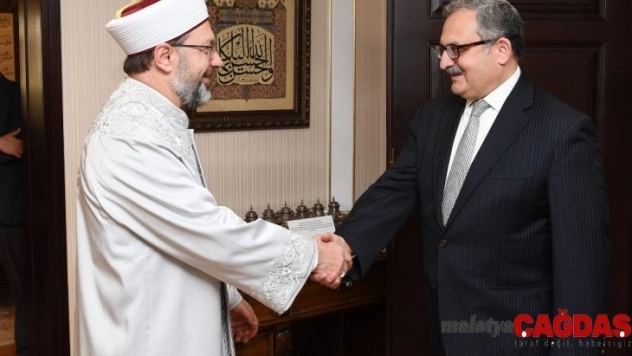 Diyanet İşleri Başkanı Erbaş'tan Pakistan'ın Ankara Büyükelçisi'ne teşekkür