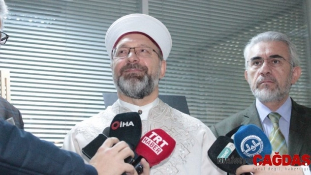 Diyanet İşleri Başkanı Prof. Dr. Erbaş'tan camilerde oturarak namaz kılınmasıyla ilgili açıklamalarda bulundu