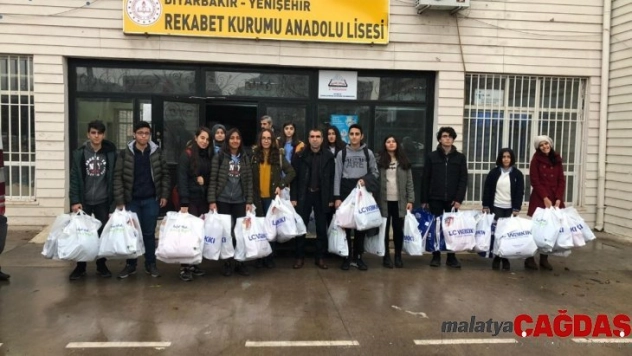 Diyarbakır'da 'Her sınıfın bir kardeşi olsun' kampanyası