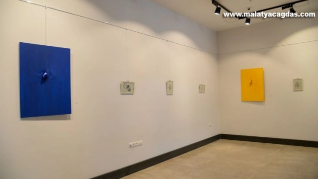 Diyarbakır'da Sergi Sarı Bayraklıdır sergisi açıldı