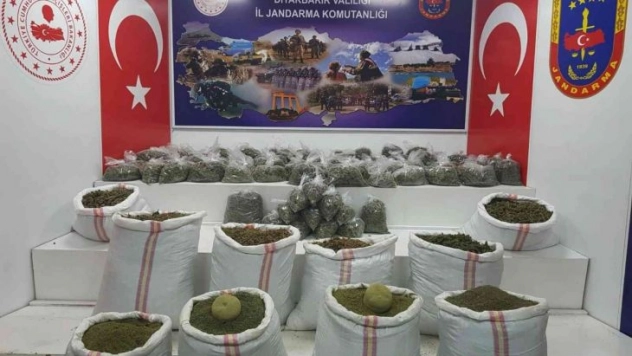 Diyarbakır'da 593 kilo esrar ele geçirildi