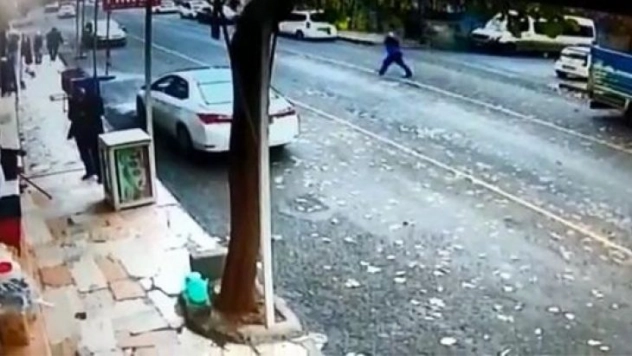 Diyarbakır'da abdest alan vatandaşın 10 bin dolarını çalan hırsızlar yakalandı