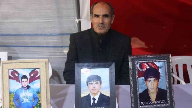 Diyarbakır'da anne ve babaların evlat nöbeti 831'inci gününde