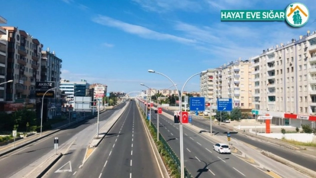 Diyarbakır'da cadde ve sokaklarda kısıtlamanın ikinci gününde de seslik hakim