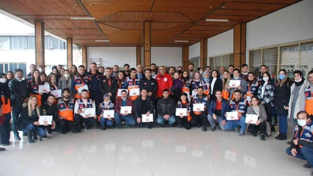 Diyarbakır'da destek AFAD gönüllülerinin kimlik takdim töreni tamamlandı