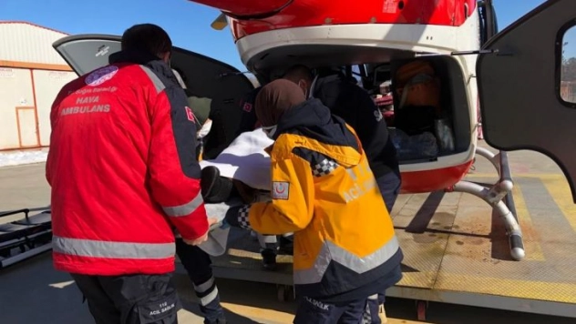 Diyarbakır'da hava ambulansı Berivan için havalandı