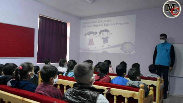 Diyarbakır'da köy okullarına pandemi ve hijyen eğitimi