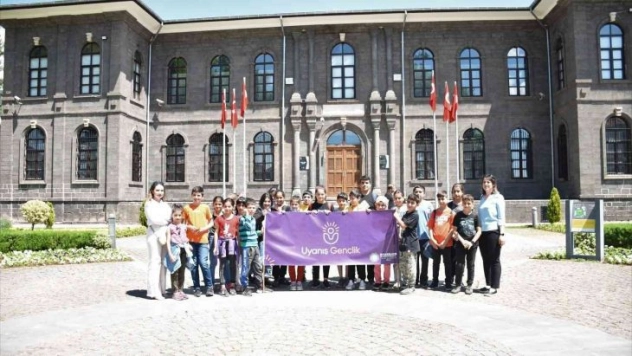 Diyarbakır'da öğrenciler Arkeoloji Müzesi'ni gezdi