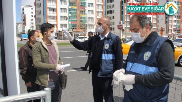 Diyarbakır'da pazar girişlerinde Korona virüs önlemi