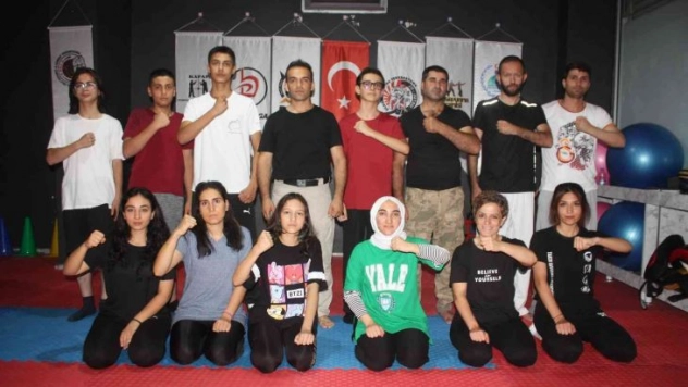 Diyarbakır'da sağlıkçılara ücretsiz seminer