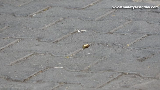 Diyarbakır'da sokak ortasında kurşun yağdırdı: 1 yaralı