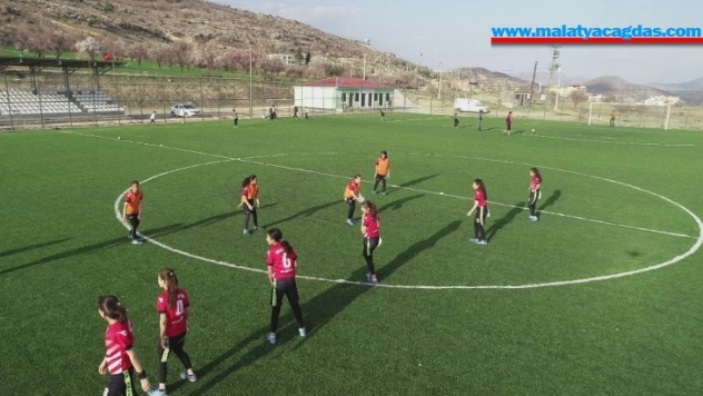 Diyarbakır'da tek ödüllü kız ragbi takımı