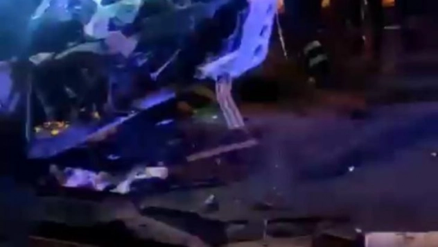 Diyarbakır'da tır park halindeki kamyona çarptı: 1 yaralı