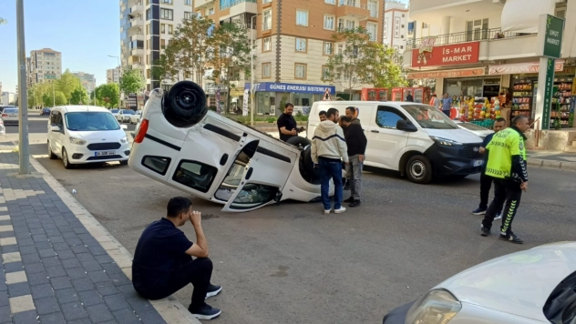 Diyarbakır'da trafik kazası: 2 yaralı