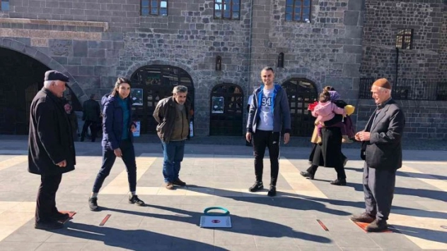Diyarbakır'da Türkiye'nin yerli ve milli sporu 'Hemsball' tanıtımı yapıldı