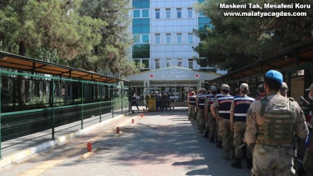 Diyarbakır'da uyuşturucu ticareti ile teröre fon sağlayan 33 kişi tutuklandı