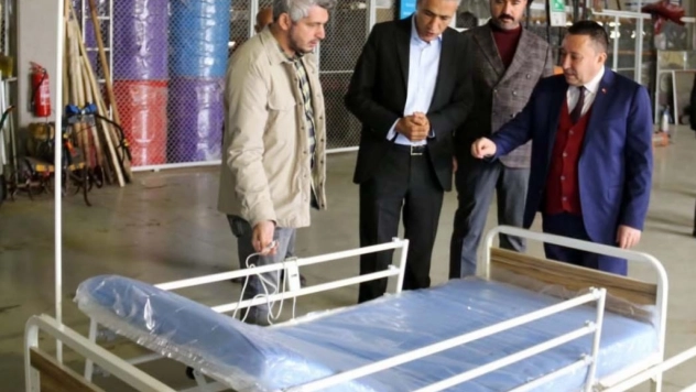 Diyarbakır'da yatağa bağlı olarak tedavi gören hastalara destek
