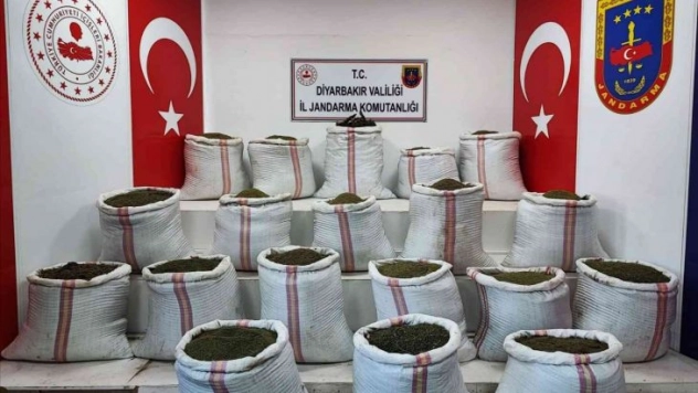 Diyarbakır'ın Lice kırsalında 516 kilo uyuşturucu ele geçirildi