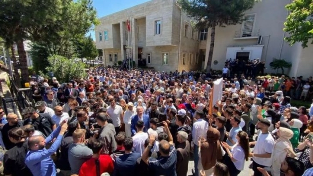 Diyarbakır Valisi Karaloğlu zılgıtlarla uğurlandı