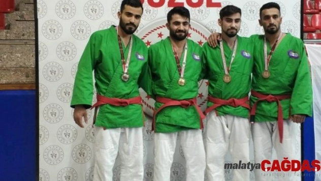 Diyarbakırlı iki sporcudan gümüş madalya