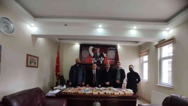 Diyarbakırlı yazar, kent kütüphanelerinin ihtiyacını karşılıyor