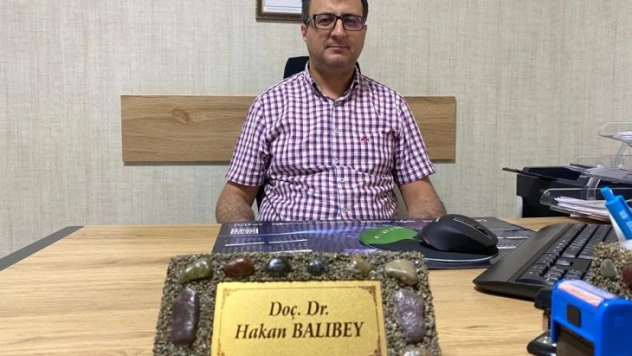 Doç. Dr. Balıbey: 'Sınava bilgi olarak iyi hazırlanmak ve zamanı yönetmeyi öğrenmek gerekiyor'