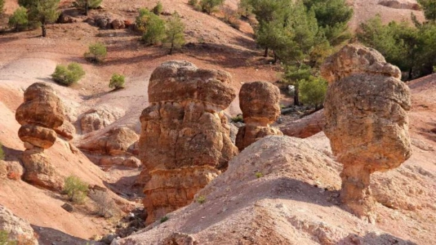 Doğa harikası 'Kale Peri Bacaları' turizme kazandırılmak isteniyor