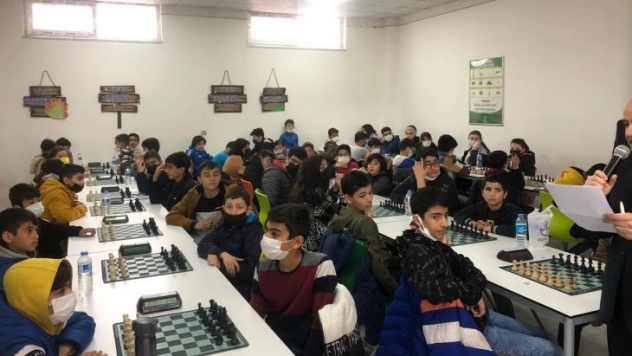 Doğa Kolejinde satranç turnuvası başladı