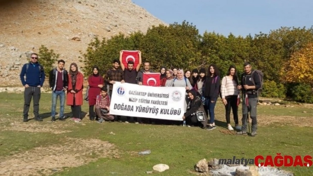 Doğada Yürüyüş Topluluğu üyeleri Öğretmenler Günü için yürüdü