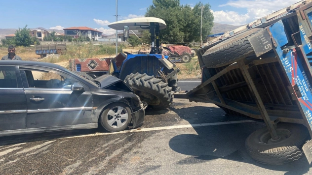 Doğanşehir'de Trafik Kazası: 2 Kişi Yaralandı