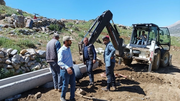 Doğanşehir'de yaylalara hayvanlar için sulaklar yerleştirildi