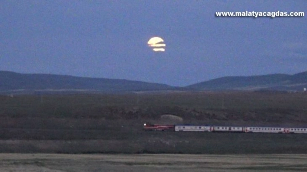 Doğu Ekspresi dolu dolu Kars'a geliyor