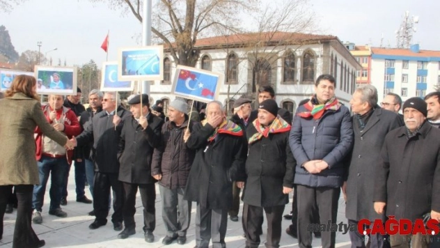 Doğu Türkistan için 'Tek Yürek' mitingi