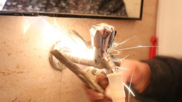 Donan içme suyu şebekeleri elektrik enerjisi ile açılıyor