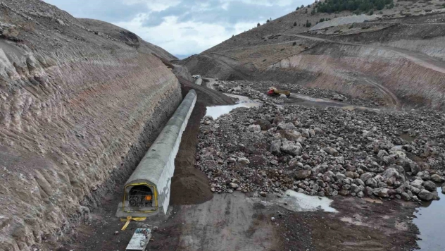 Doruklu Barajı'nda çalışmalar aralıksız devam ediyor