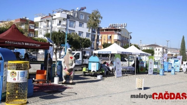 Döşemealtı Belediyesi'nden örnek geri dönüşüm standı