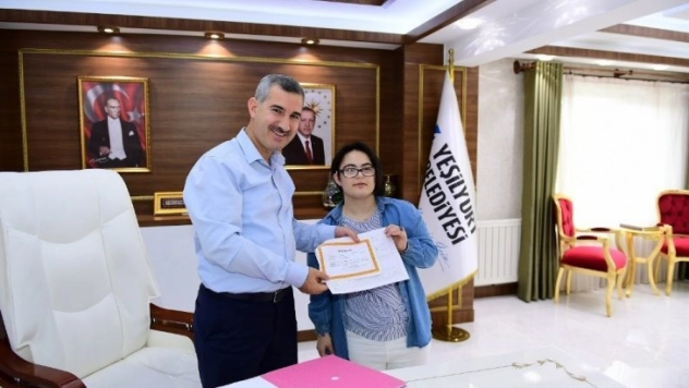 Down Sendromlu İrem Yeşilyurt Belediyesinde staj yaptı