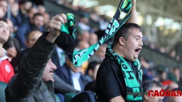 Down Sendromlular Futsal Milli Takımı'ndan Kocaelispor'a büyük ilgi