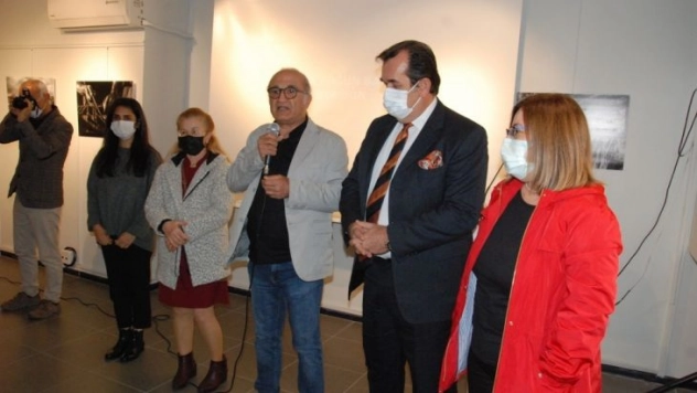 Dr. Ülkü ve  sağlık çalışanlarına saygı ekinliği