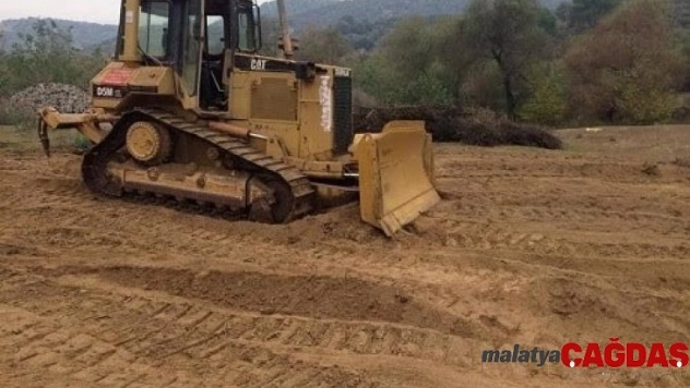 DSİ, Sarıçay Barajı için ilk kazmayı vurdu