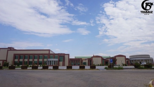 DÜ Senatosu kararı ile kongre merkezinin adı değişti