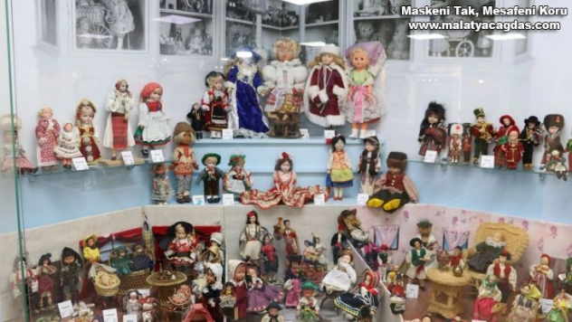 Dünya bebekleri Şanlıurfa'da sergileniyor